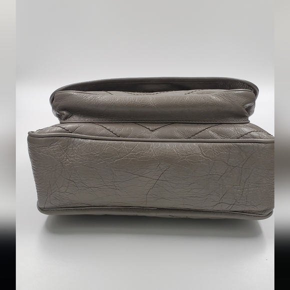 YSL Niki Medium crinkled leather shoulder bag - Picture 3 of 9